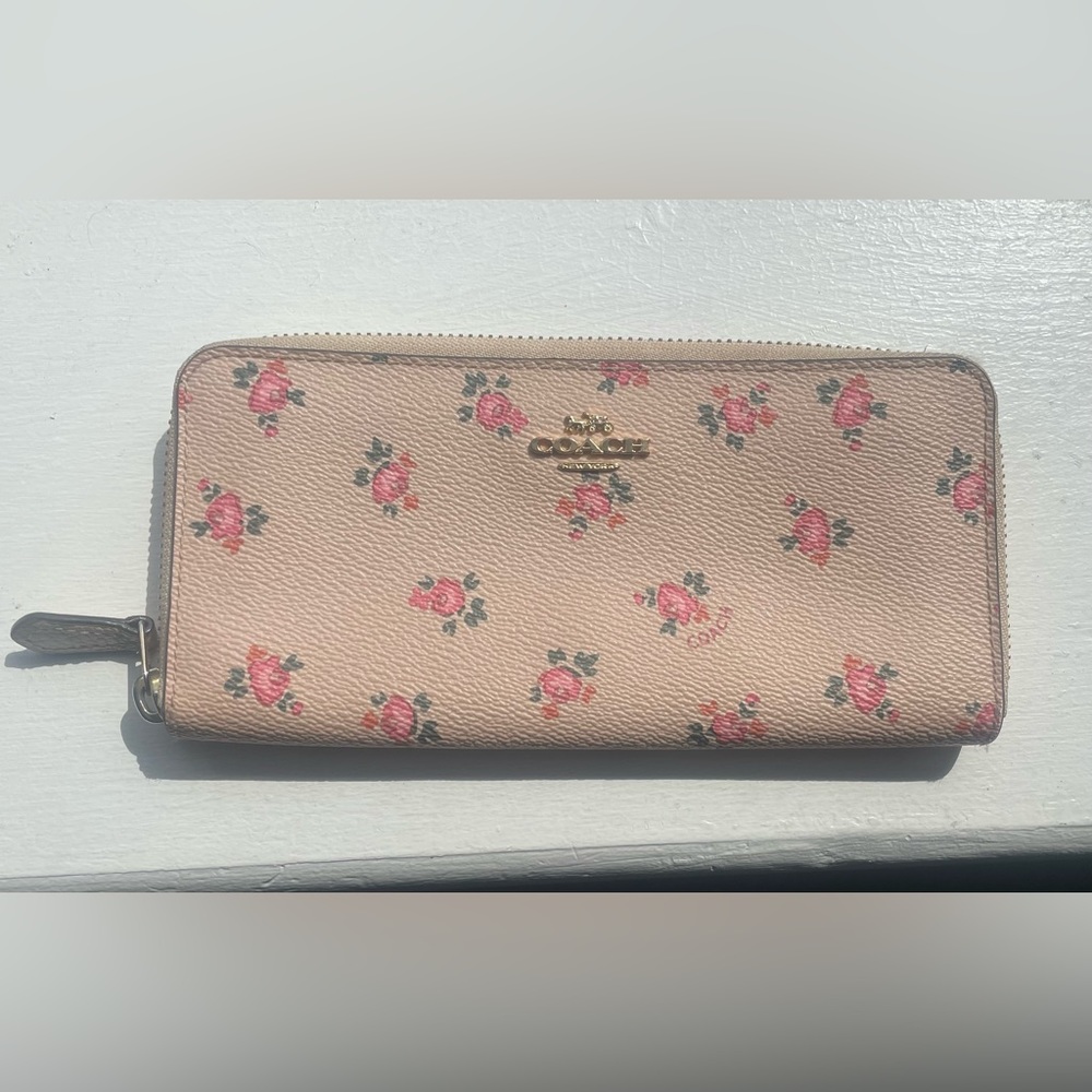 Coach floral bloom full zipper wallet